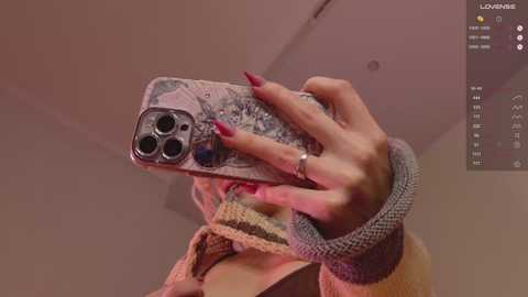 Media: loraadoll Stripchat 2024-11-09 10:21:00