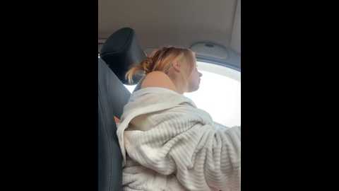 Media: obviouslypeachy Stripchat 2024-11-09 11:16:00