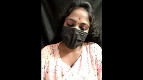 Media: tamil_kaamakanni Stripchat 2024-11-09 10:38:00