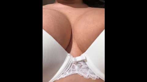 Media: tisha_busty Stripchat 2024-11-09 15:05:00