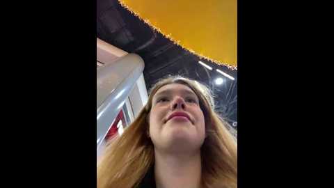 Media: honey___hot Stripchat 2024-11-10 15:10:00