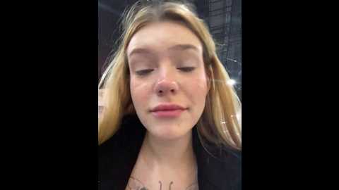Media: honey___hot Stripchat 2024-11-10 18:21:00