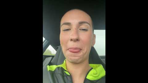Media: lola_tentatiion Stripchat 2024-11-10 12:28:00