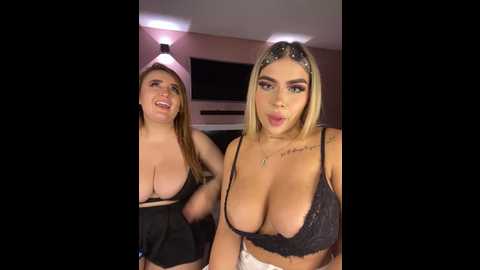 Media: miawhitepink_ Stripchat 2024-11-10 08:36:00