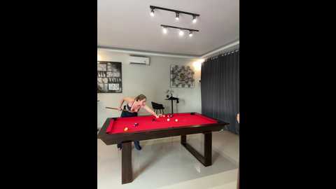 Media: nura_n_sarah Stripchat 2024-11-10 09:21:00