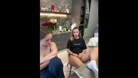 Media: nura_n_sarah Stripchat 2024-11-10 10:09:00