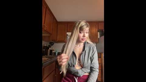 Media: propertyofdaddy Stripchat 2024-11-10 12:11:00