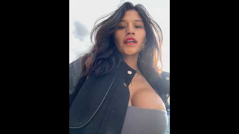 Media: sexi_noemi Stripchat 2024-11-10 20:51:00