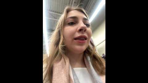 Media: sunny___bunny Stripchat 2024-11-10 11:22:00