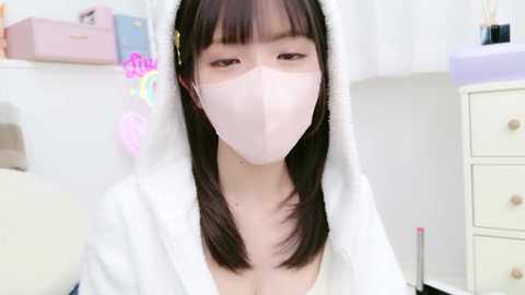 Media: _minami_ Stripchat 2024-11-11 15:40:00