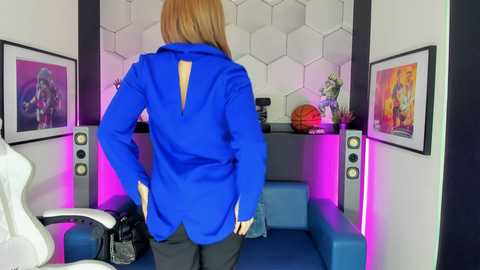 Media: anamills Stripchat 2024-11-11 12:34:00
