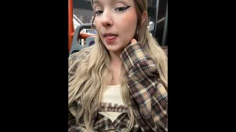 Media: baby_tiny Stripchat 2024-11-11 20:21:00
