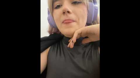 Media: baby__naughty Stripchat 2024-11-12 12:59:00