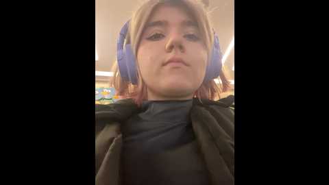 Media: baby__naughty Stripchat 2024-11-12 15:34:00