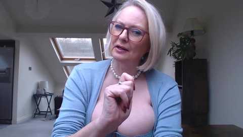 Media: courtesanannabel Stripchat 2024-11-12 11:41:00