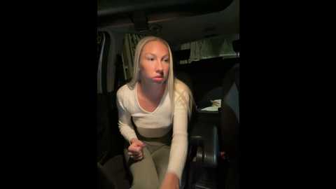 Media: luisabecker Stripchat 2024-11-12 17:01:00