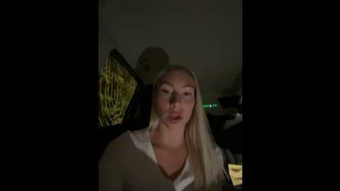 Media: luisabecker Stripchat 2024-11-12 17:14:00