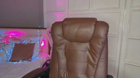 Media: urlillshy Stripchat 2024-11-12 05:54:00