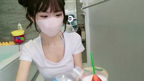 Media: _minami_ Stripchat 2024-11-13 12:28:00