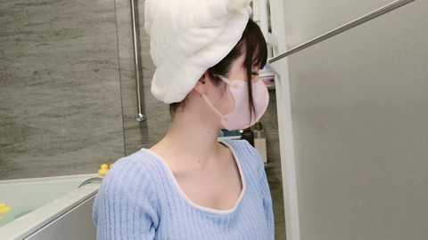 Media: _minami_ Stripchat 2024-11-13 16:10:00