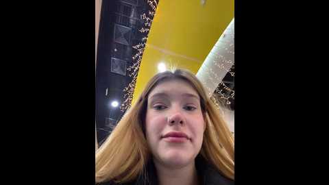 Media: honey___hot Stripchat 2024-11-13 16:34:00
