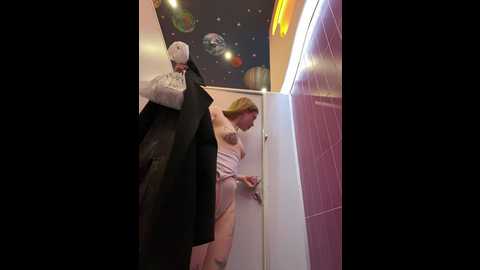 Media: honey___hot Stripchat 2024-11-13 18:46:00