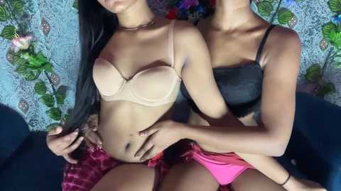 Media: wild_sona_mona Stripchat 2024-11-13 00:00:00