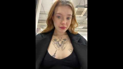 Media: honey___hot Stripchat 2024-11-14 15:28:00