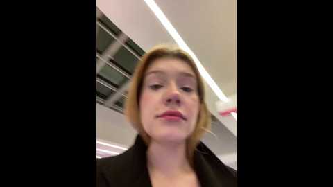 Media: honey___hot Stripchat 2024-11-14 18:29:00