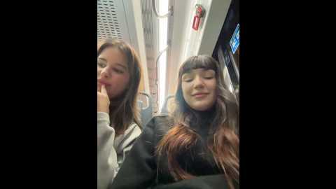 Media: sophie_avory Stripchat 2024-11-14 15:17:00