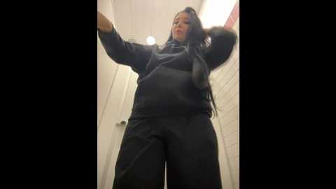 Media: tisha_busty Stripchat 2024-11-14 15:40:00