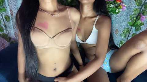 Media: wild_sona_mona Stripchat 2024-11-14 00:02:00