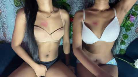 Media: wild_sona_mona Stripchat 2024-11-14 00:46:00