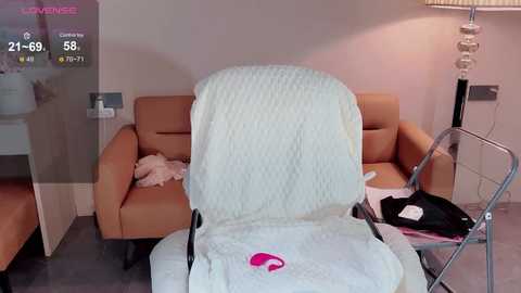 Media: yaikun0_0 Stripchat 2024-11-14 00:40:00