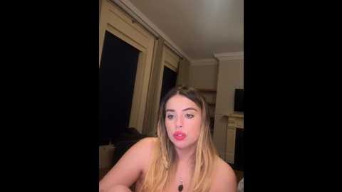 Media: alirawrz Stripchat 2024-11-15 21:10:00
