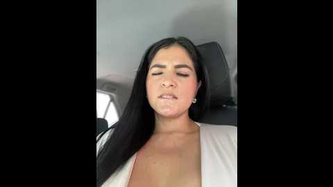 Media: carolina_novoa Stripchat 2024-11-15 17:11:00