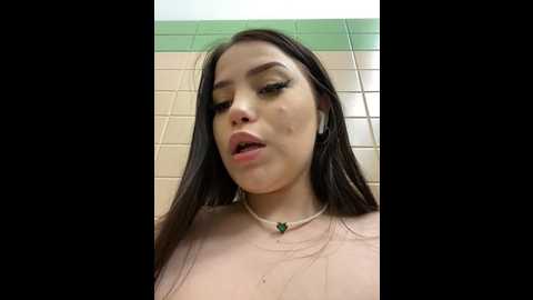 Media: chloe__moon Stripchat 2024-11-15 15:51:00