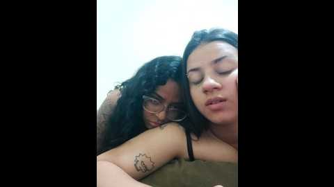 Media: duasfelinas Stripchat 2024-11-15 20:55:00