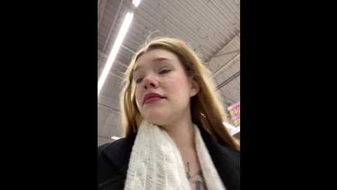 Media: honey___hot Stripchat 2024-11-15 11:17:00
