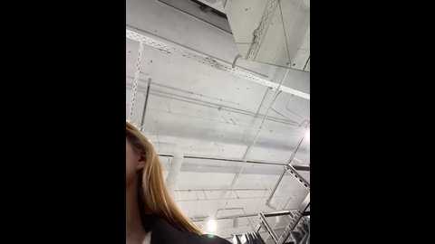 Media: honey___hot Stripchat 2024-11-15 15:36:00