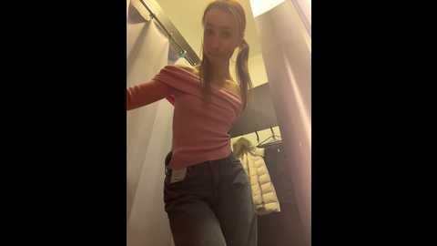 Media: lia__love Stripchat 2024-11-15 14:48:00