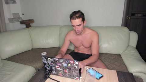 Media: pawsitive_panther Stripchat 2024-11-15 17:49:00