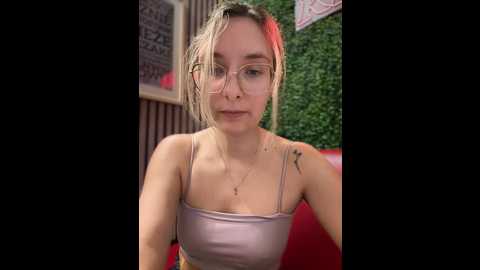 Media: the_snowwhitee Stripchat 2024-11-15 10:41:00