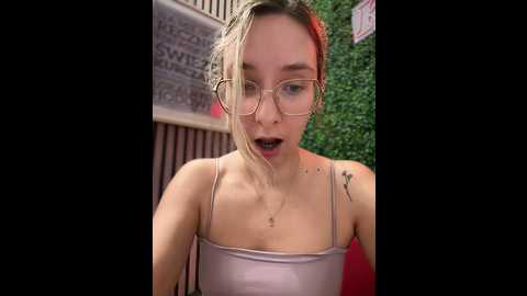 Media: the_snowwhitee Stripchat 2024-11-15 11:14:00