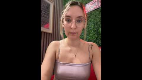 Media: the_snowwhitee Stripchat 2024-11-15 11:39:00