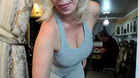 Media: tunderose1 Stripchat 2024-11-15 05:38:00