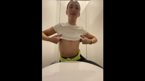 Media: lola_tentatiion Stripchat 2024-11-16 15:20:00