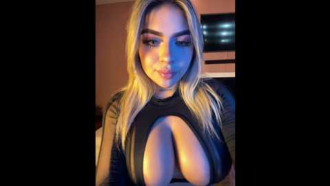 Media: miawhitepink_ Stripchat 2024-11-16 10:08:00