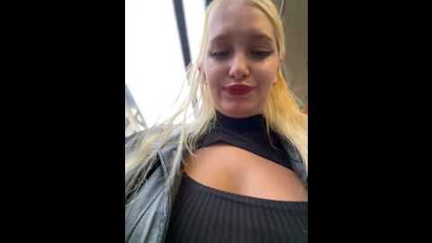 Media: milkyy_wway Stripchat 2024-11-16 08:30:00