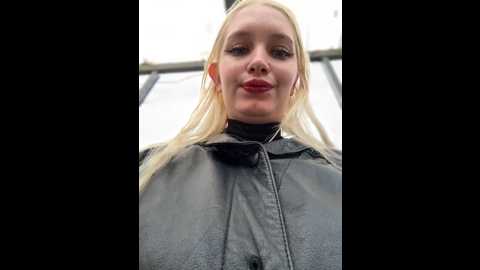 Media: milkyy_wway Stripchat 2024-11-16 10:21:00